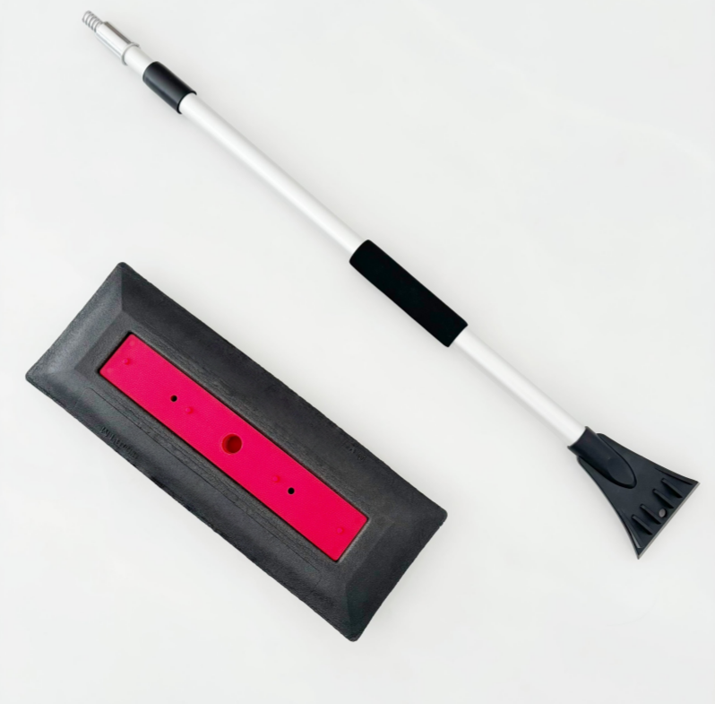 QL2310   2 in 1 Snow Broom With Ice Scraper
